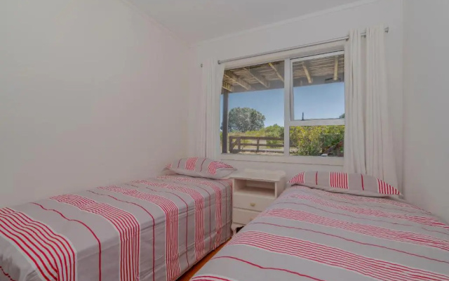 Over the Dunes - Cooks Beach Holiday Home