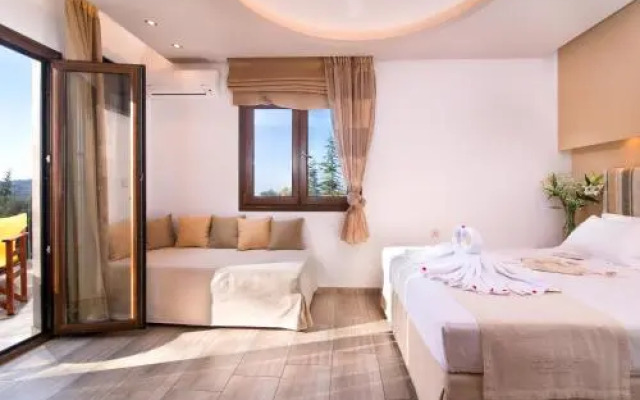 Studios Apartments Irini Patira