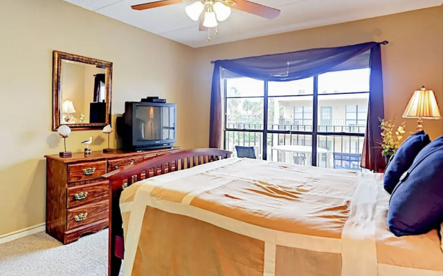 2BR w/ Pools & Gulf Views