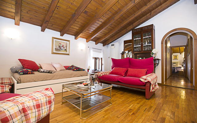 Residenza Rocca del Lago 2