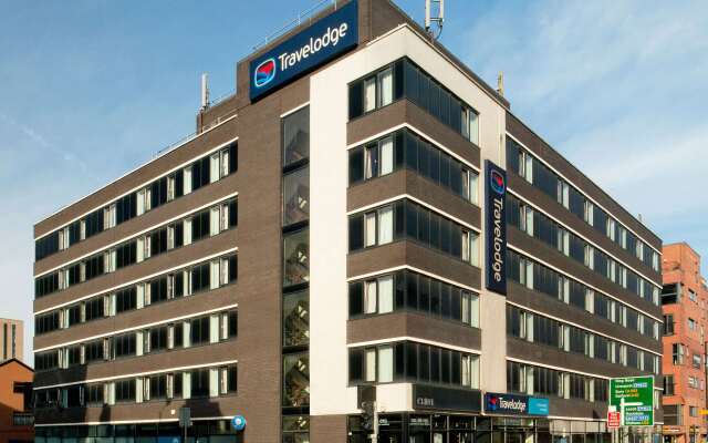 Travelodge Manchester Ancoats Hotel вид на фасад