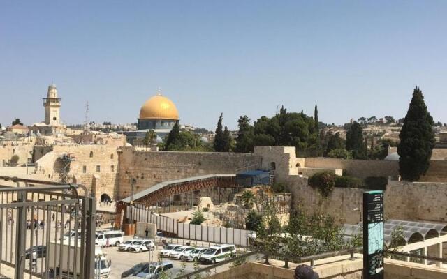 Mount Of Olives Hotel Израиль, Иерусалим - 4 отзыва об отеле, цены и фото номеров - забронировать отель Mount Of Olives Hotel онлайн балкон
