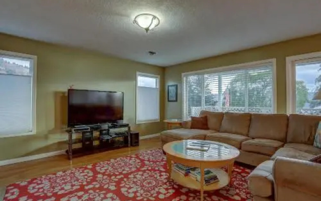 Northern Lts-Mt Vw-Ac-3br/2.5b