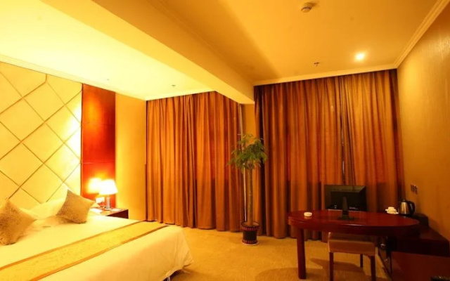 Ray Gine Hotel