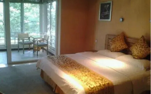 Qingfeng Gorge Resort Hotel