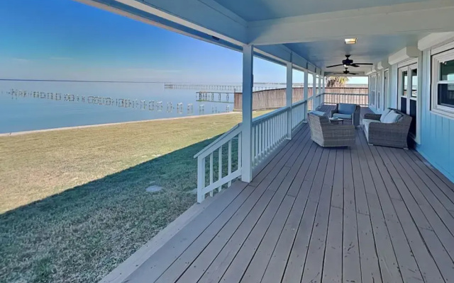 Getaway on the Bay