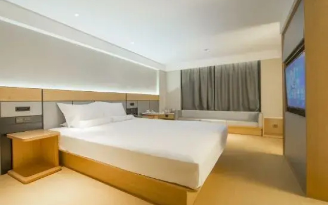 HanTing Premium Hotel (Shenyang Station Taiyuan Street Subway Station)