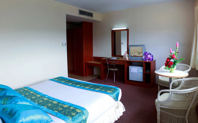 Chumphon Gardens Hotel