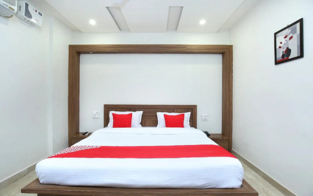 Hotel S7 by OYO Rooms
