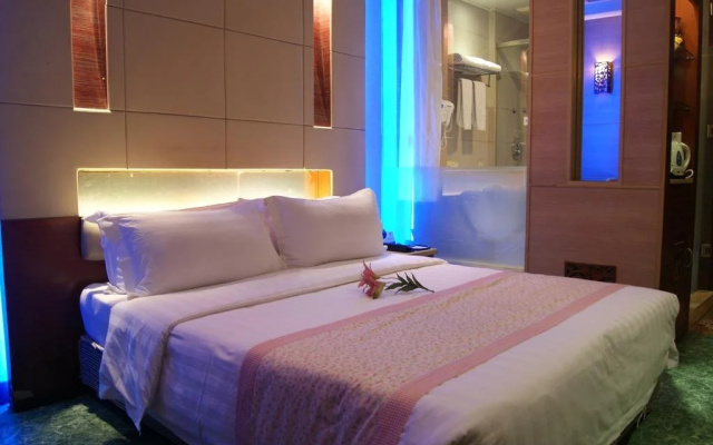 XIhotel - Wuchang Railway Station Metro Station