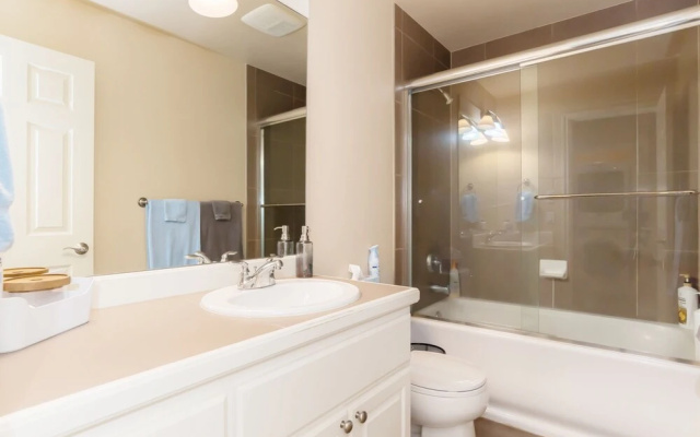 Modern Townhome in Heart of Seattle Capital Hill VR