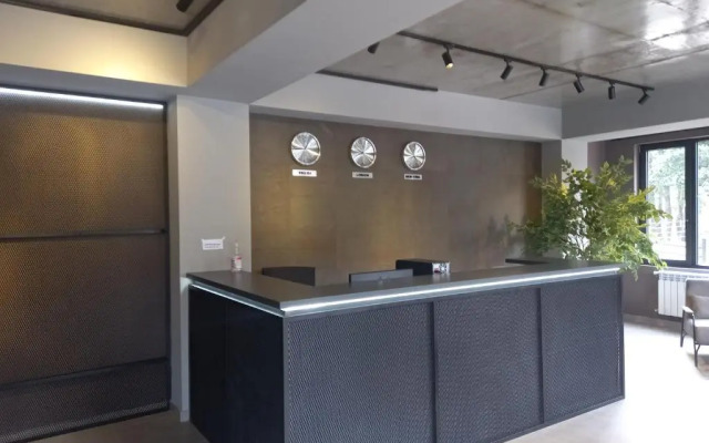 Bakuraini Crystal Loft 406