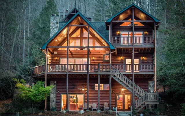 Aska Lakeside Lodge