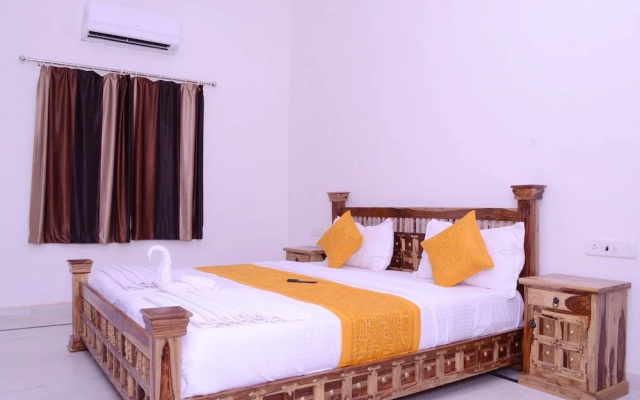 Sartaj Hotel