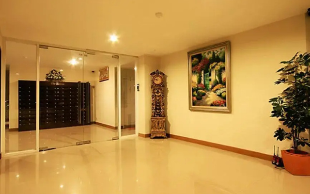 The Chateau Luxury Serviced Apartment