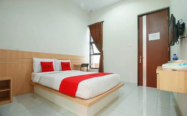 Wisma Lotus Syariah by RedDoorz