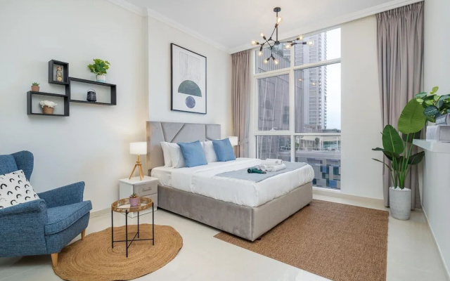 2bed Chic Apt Burj Khalifa Gym/pool by Belvilla