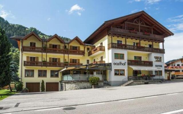 Отель Gasthof Sonne Сарентино вид на фасад