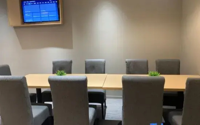 Lechao Hotel (Shengda University Zhongyuan Institute of Technology)
