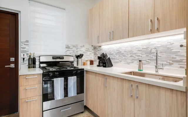 Modern Condado Apartment Pool Free Parking