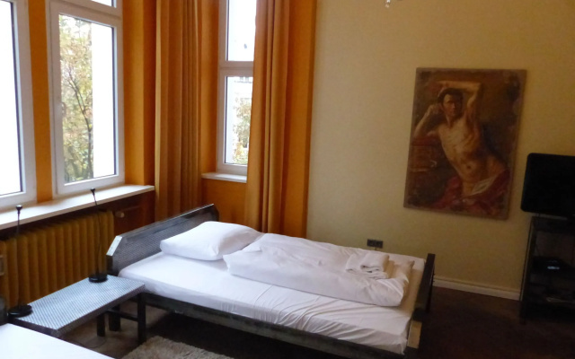 ArtHotel Connection