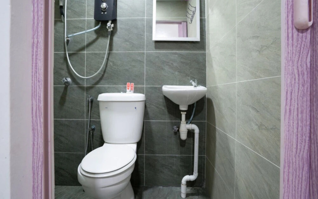 VRM Hotel by OYO Rooms