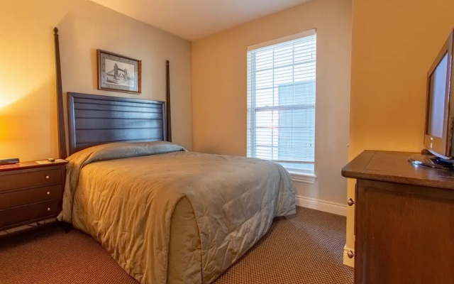 Great Gatsby 2 Bedrooms 2 Bathrooms Condo