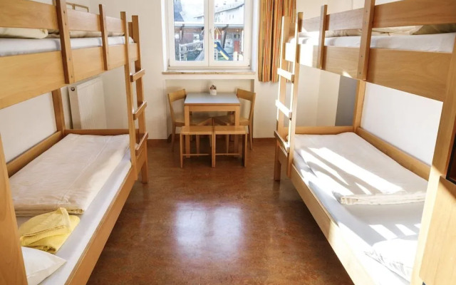 DJH Garmisch- Partenkirchen - Hostel