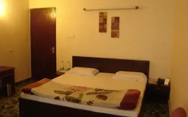 Pamposh Guest House