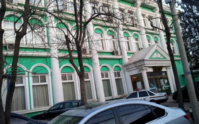Dongsi Hotel Beijing (Near  Wangfujing)