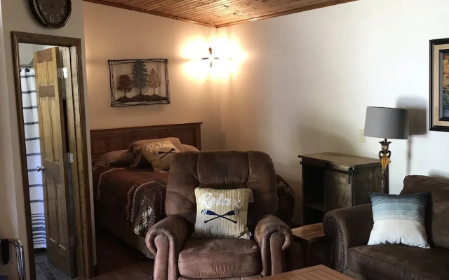 Bullwinkles Rustic Lodge