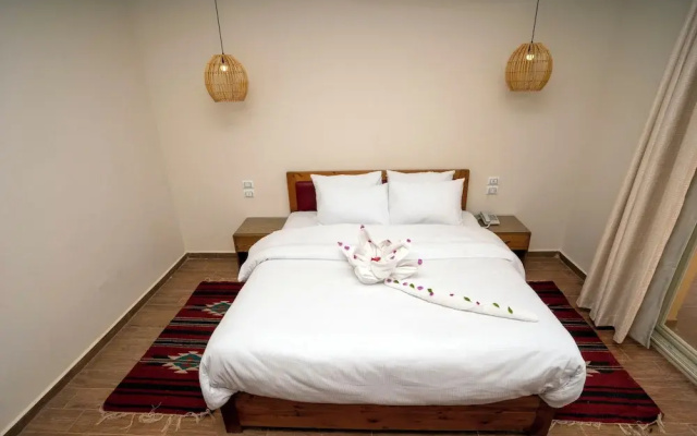 Azad Siwa Hotel