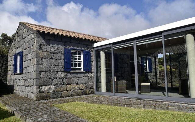 Отель Casas da Fajã Португалия, Мадалена - отзывы, цены и фото номеров - забронировать отель Casas da Fajã онлайн вид на фасад