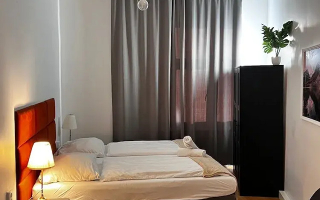 Pleasant 2BR Apt Near U6 Schöpfwerk