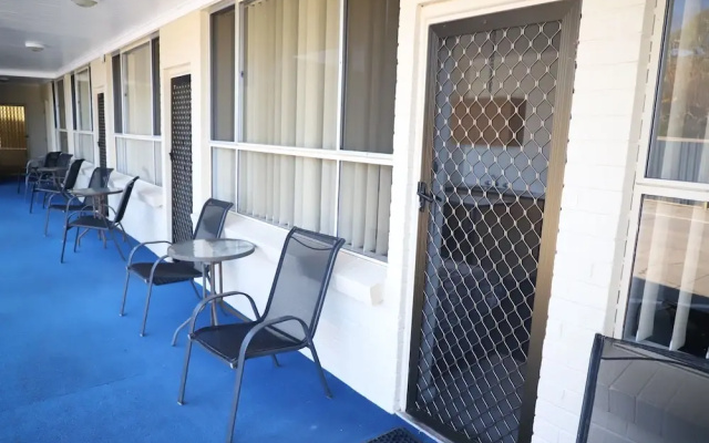 Bamboo Motor Inn