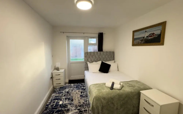 Heathrow Lodge B&B