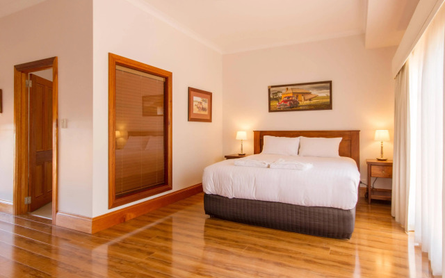 Birdwood Motel