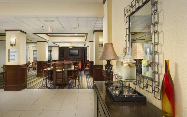 Holiday Inn Express & Suites San Antonio-West-SeaWorld Area by IHG