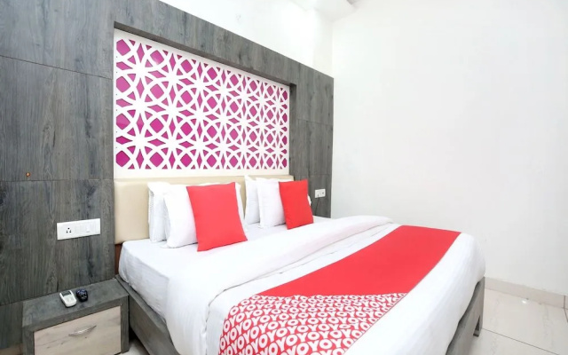 OYO 14790 Hotel Destiny Inn