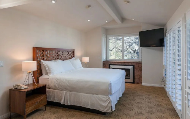 Saratoga Oaks Lodge