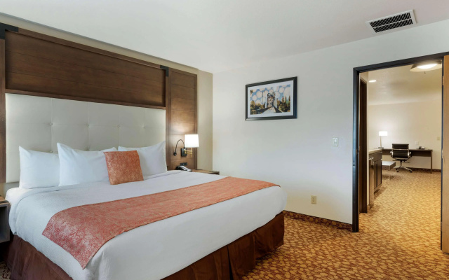 Best Western Plus Mill Creek Inn