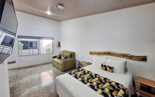 Nomad Living CR