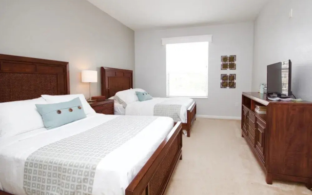 Vista Cay Gem 3 Bedroom Condo by RedAwning