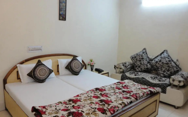 Hotel Swarajya Palace