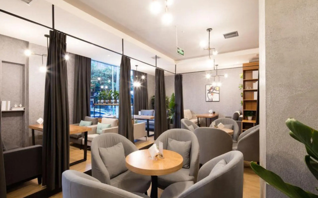 Yijia Lijing Hotel (Pengzhou No. 1 Middle School Store)