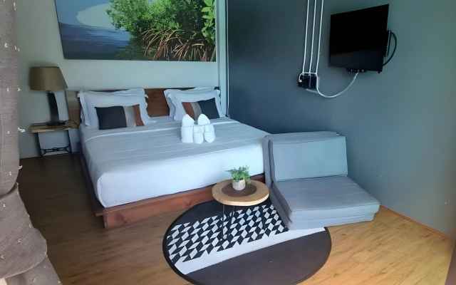 Canvas Family Home