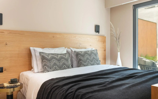 11 Enteka Acropolis Suites