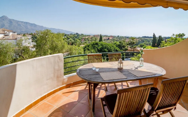 SAT - Contemporary Apartment in Puerto Banus