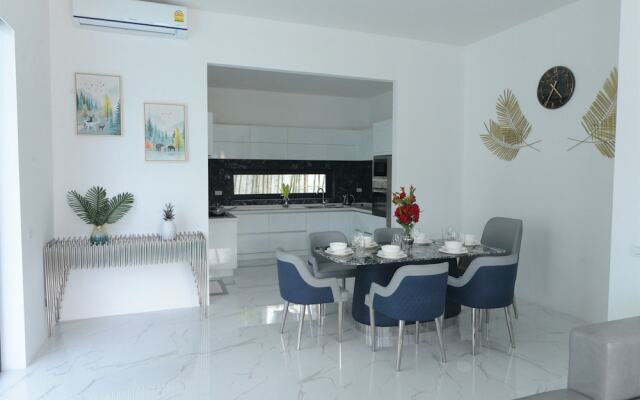 Luxury Villa in Central Pattaya, 6PPL, Shared Pool (Palmc15) 1