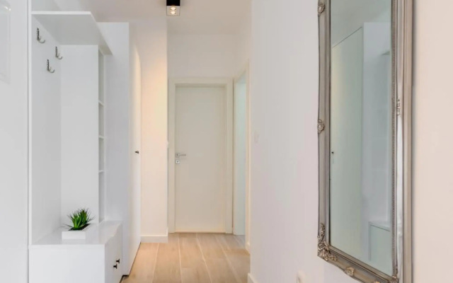 NEW apartment with POOL near center WITH 2 PARKING